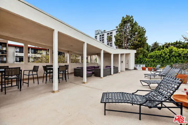 960 Larrabee Street 214, West Hollywood, California 90069