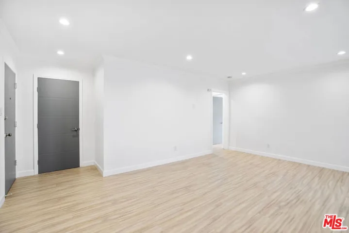 960 Larrabee Street 214, West Hollywood, California 90069