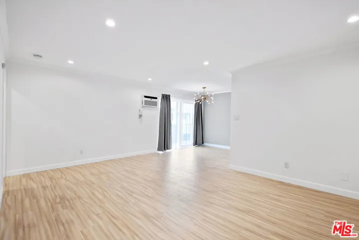 960 Larrabee Street 214, West Hollywood, California 90069