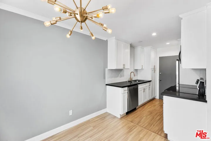 960 Larrabee Street 214, West Hollywood, California 90069