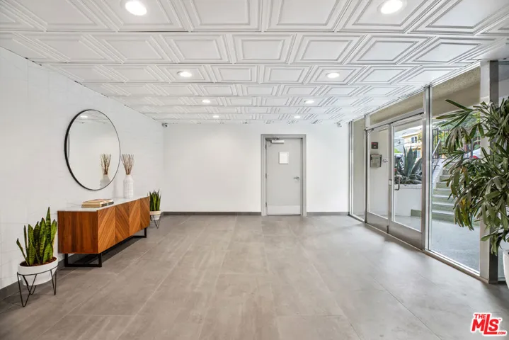 960 Larrabee Street 214, West Hollywood, California 90069