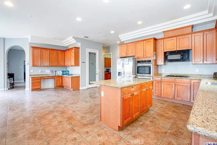 699 Winners Circle, San Jacinto, California 92582