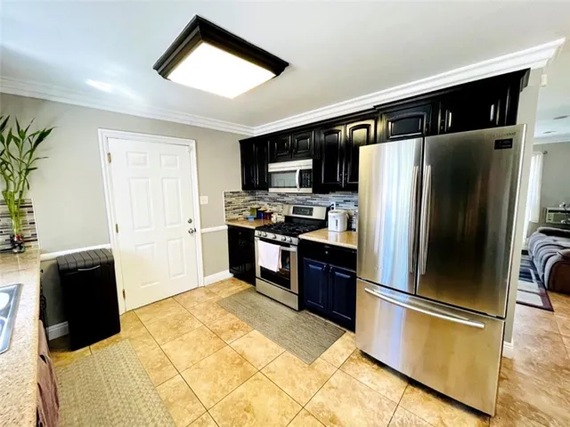 754 E 97th Street, Los Angeles, California 90002