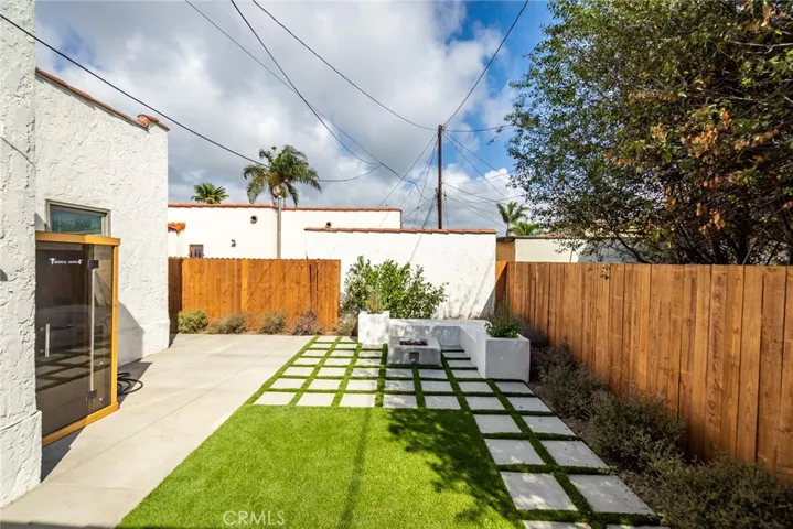 304 Eliot Lane, Long Beach, California 90814
