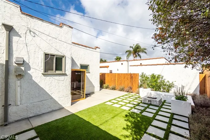 304 Eliot Lane, Long Beach, California 90814