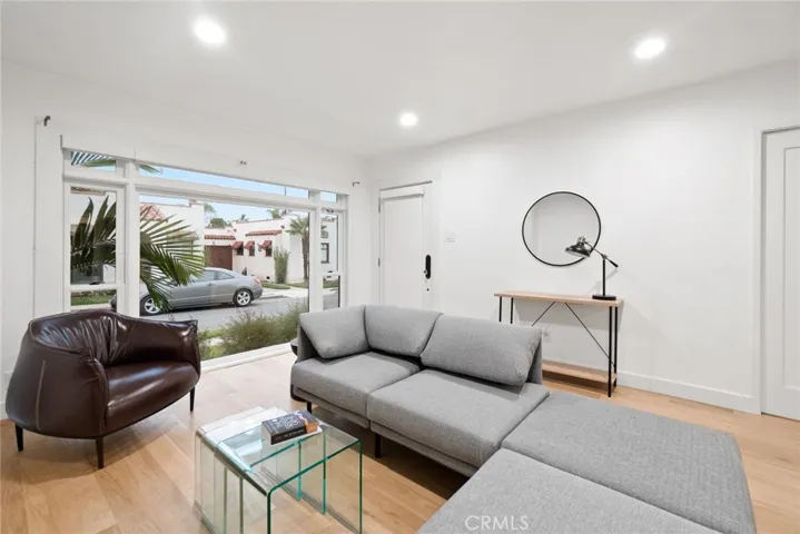 304 Eliot Lane, Long Beach, California 90814