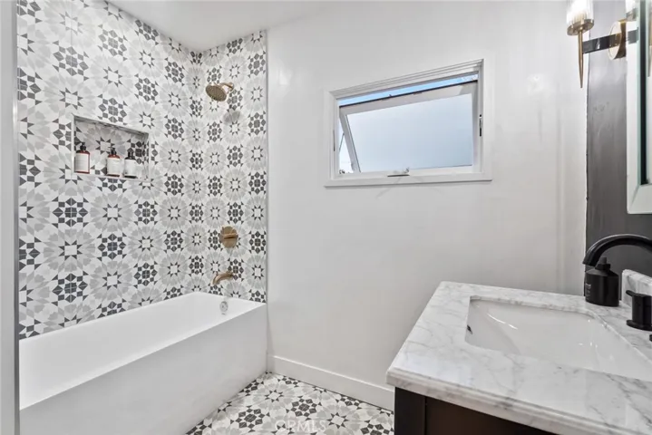 304 Eliot Lane, Long Beach, California 90814