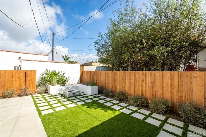304 Eliot Lane, Long Beach, California 90814