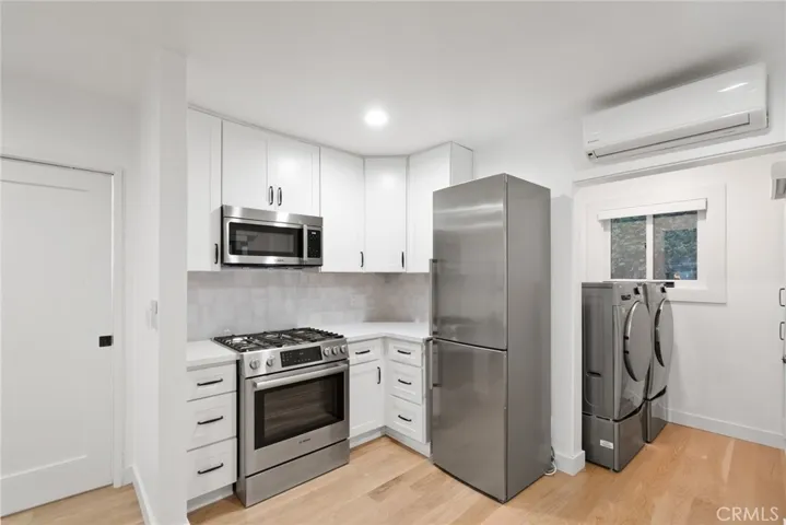 304 Eliot Lane, Long Beach, California 90814