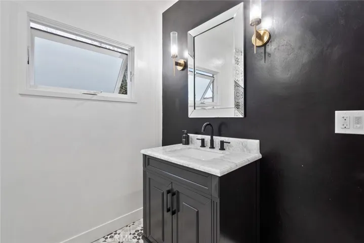 304 Eliot Lane, Long Beach, California 90814