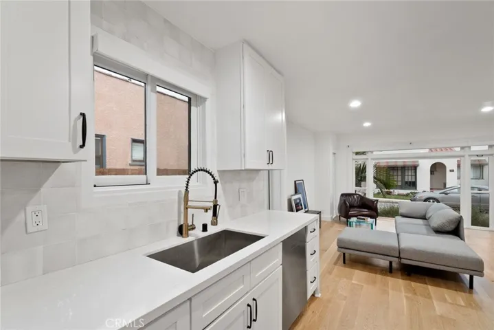 304 Eliot Lane, Long Beach, California 90814
