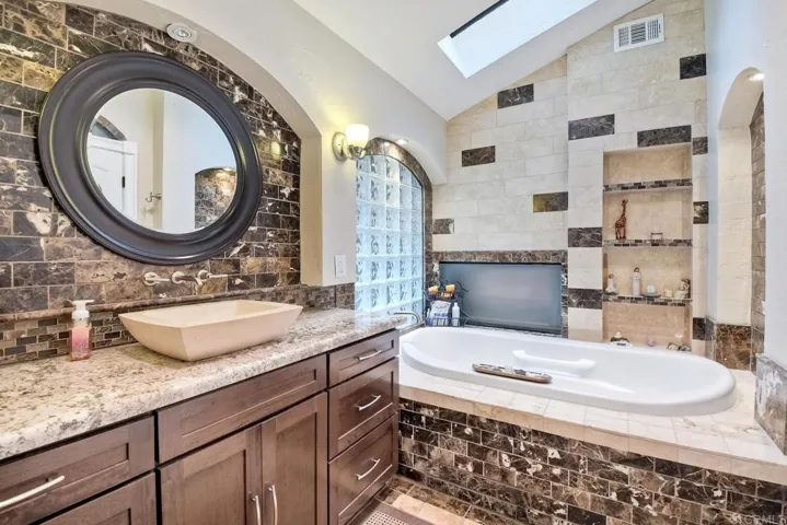 851 Mimosa Ave, Vista, California 92081