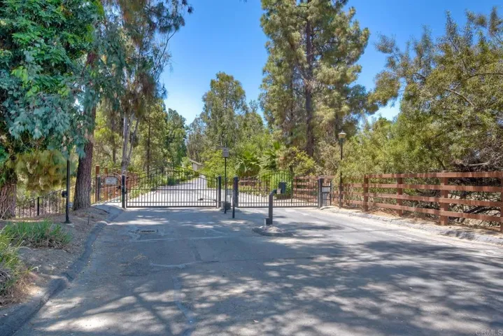 851 Mimosa Ave, Vista, California 92081