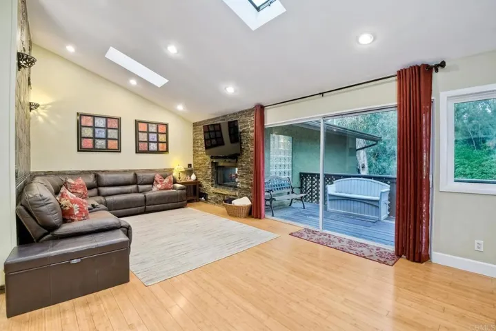 851 Mimosa Ave, Vista, California 92081