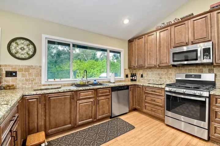 851 Mimosa Ave, Vista, California 92081