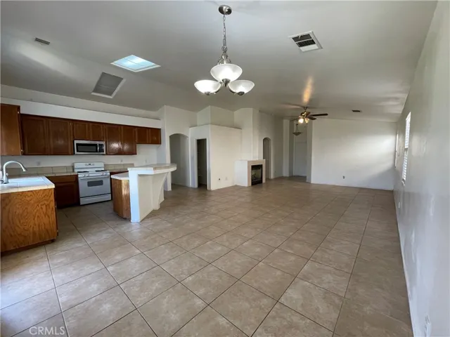10204 Pyramid Peak Drive, Bakersfield, California 93311
