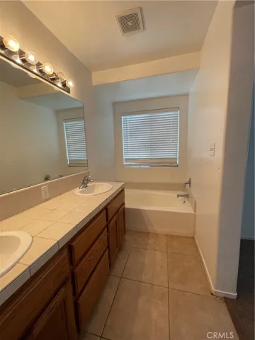 10204 Pyramid Peak Drive, Bakersfield, California 93311