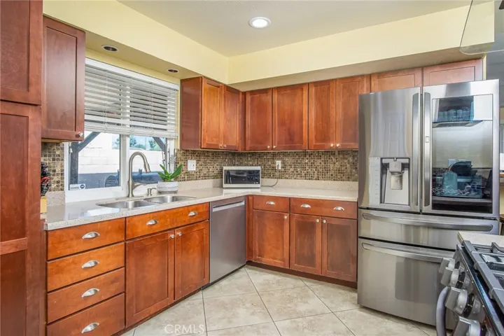 120 Cardinal Lane, Redlands, California 92374