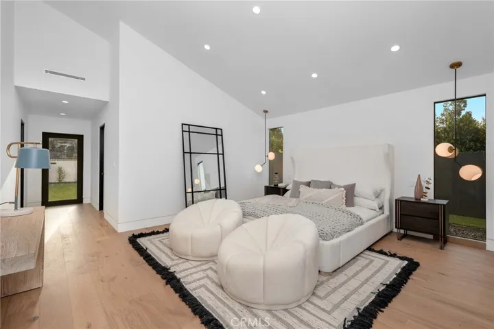 20350 Chapter Drive, Woodland Hills, California 91364