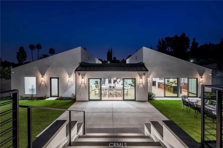 20350 Chapter Drive, Woodland Hills, California 91364
