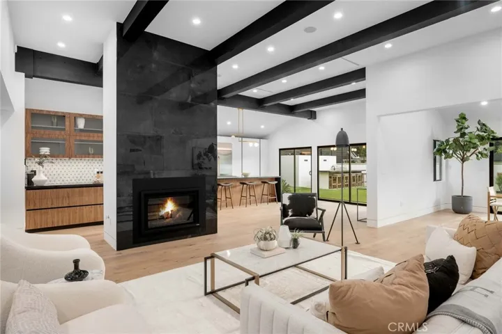 20350 Chapter Drive, Woodland Hills, California 91364