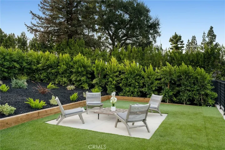 20350 Chapter Drive, Woodland Hills, California 91364