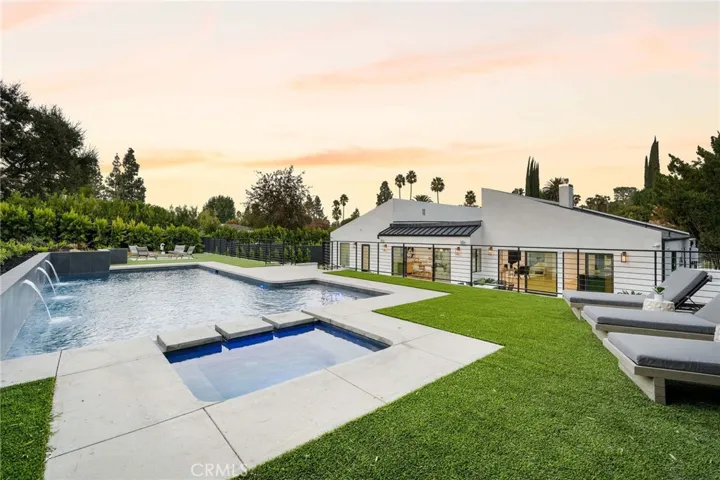 20350 Chapter Drive, Woodland Hills, California 91364