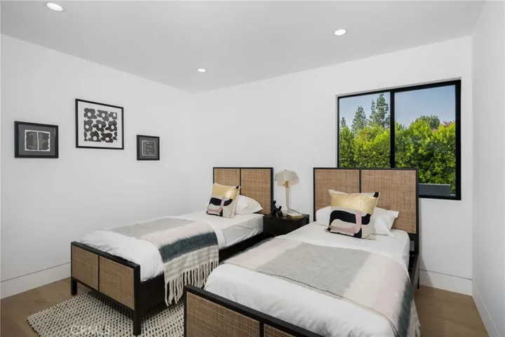 20350 Chapter Drive, Woodland Hills, California 91364