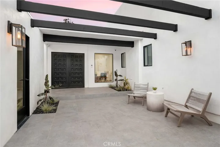 20350 Chapter Drive, Woodland Hills, California 91364