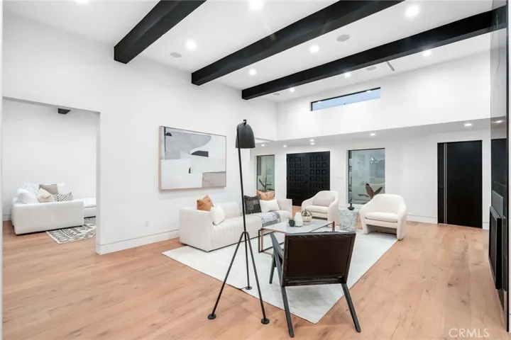 20350 Chapter Drive, Woodland Hills, California 91364