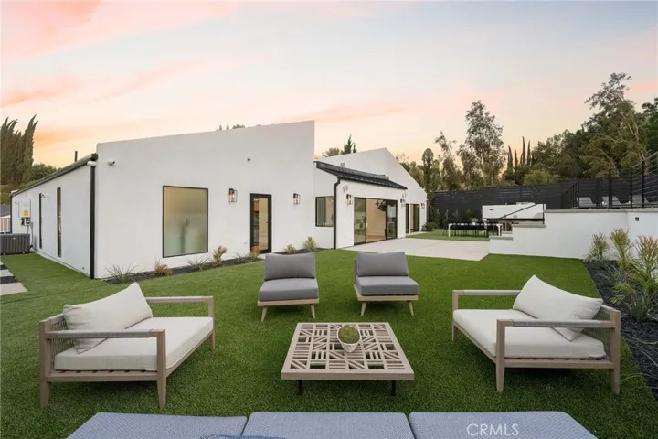 20350 Chapter Drive, Woodland Hills, California 91364