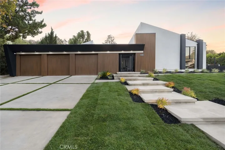 20350 Chapter Drive, Woodland Hills, California 91364