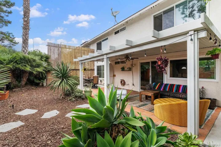 921 Woodlake Dr, Cardiff By The Sea, California 92007