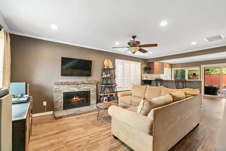 921 Woodlake Dr, Cardiff By The Sea, California 92007