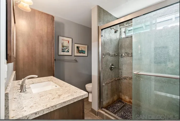 921 Woodlake Dr, Cardiff By The Sea, California 92007