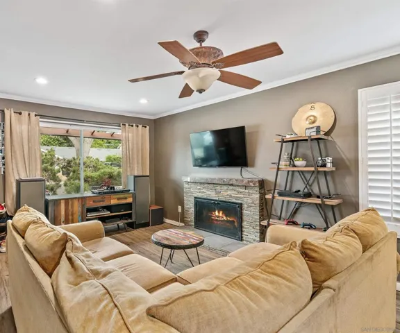 921 Woodlake Dr, Cardiff By The Sea, California 92007