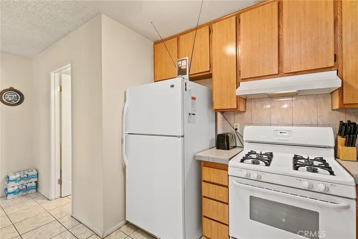 9362 Shadowood Drive B, Montclair, California 91763