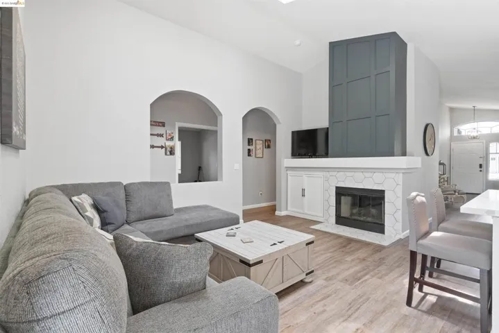 592 Apple Hill Dr, Brentwood (cc), California 94513