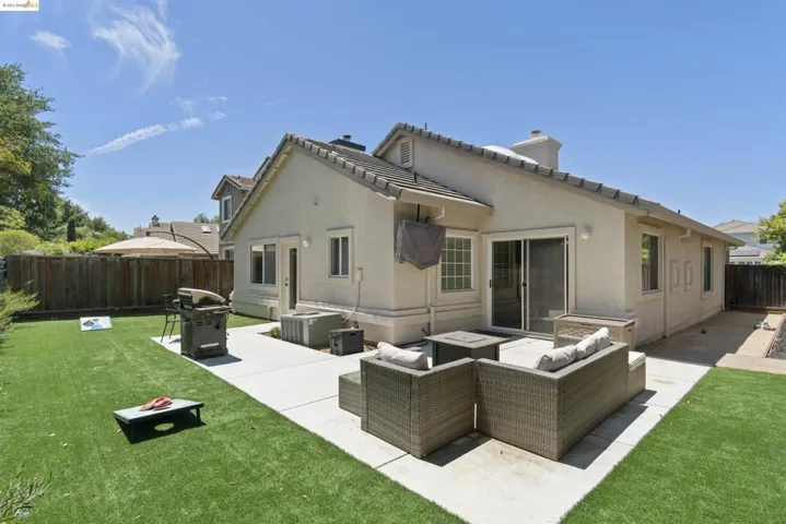 592 Apple Hill Dr, Brentwood (cc), California 94513