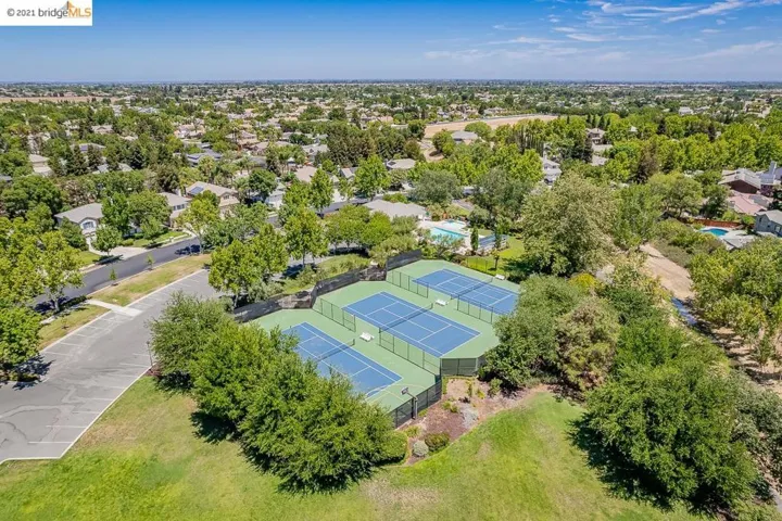 592 Apple Hill Dr, Brentwood (cc), California 94513
