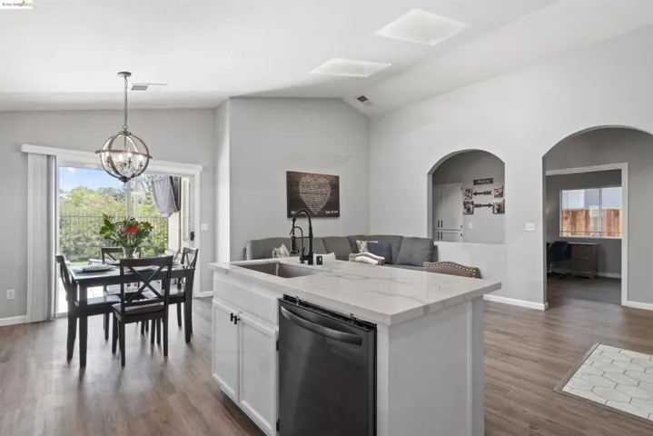 592 Apple Hill Dr, Brentwood (cc), California 94513