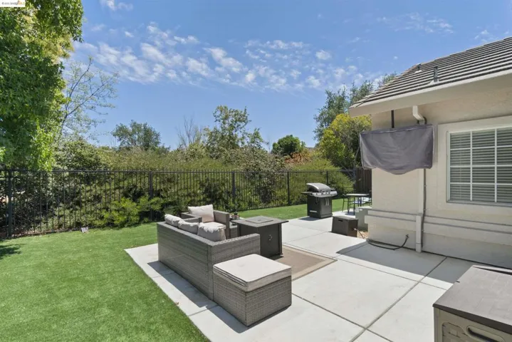 592 Apple Hill Dr, Brentwood (cc), California 94513