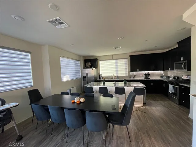18441 W. Montage Lane, Northridge, California 91325