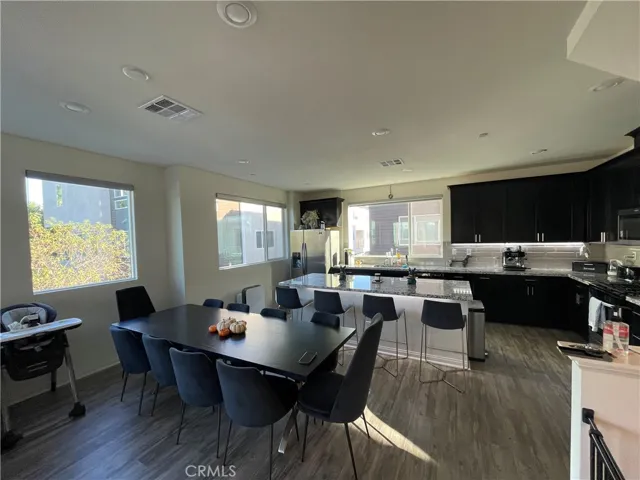 18441 W. Montage Lane, Northridge, California 91325