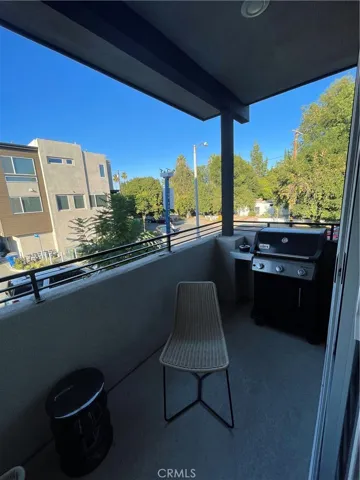 18441 W. Montage Lane, Northridge, California 91325