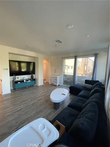 18441 W. Montage Lane, Northridge, California 91325
