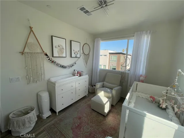 18441 W. Montage Lane, Northridge, California 91325