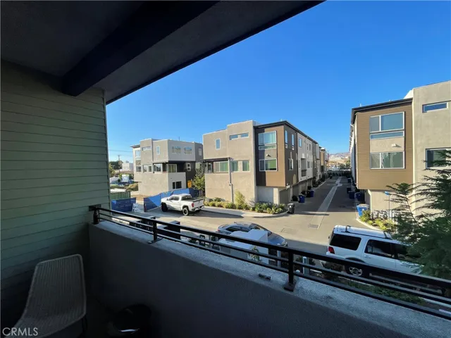 18441 W. Montage Lane, Northridge, California 91325