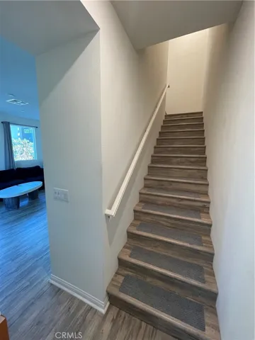 18441 W. Montage Lane, Northridge, California 91325