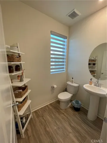 18441 W. Montage Lane, Northridge, California 91325